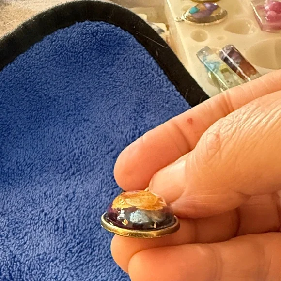 Unique Resin Elegant Gold Pendant Necklace - Picture 6 of 9